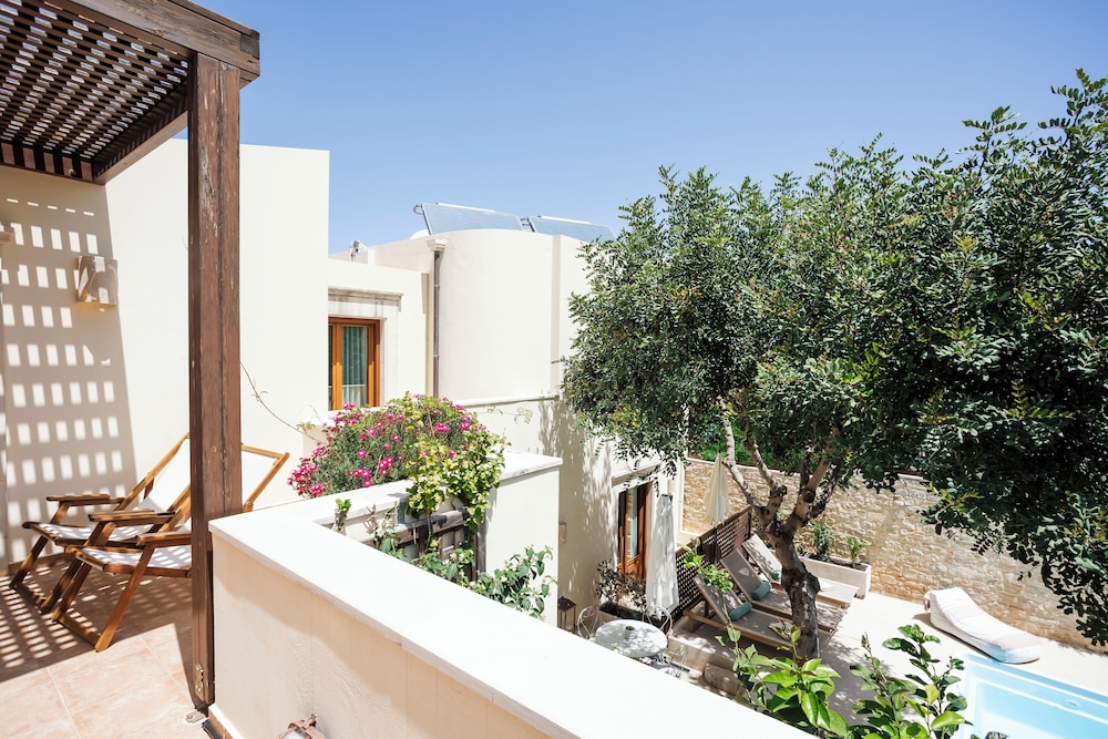 Z Boutique Hotel 44/50