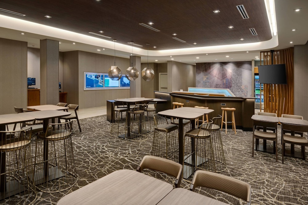 SpringHill Suites by Marriott Indianapolis Keystone 32/48