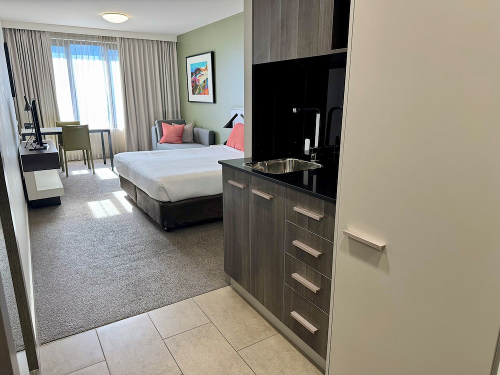Adina Apartment Hotel Sydney Airport 10/27