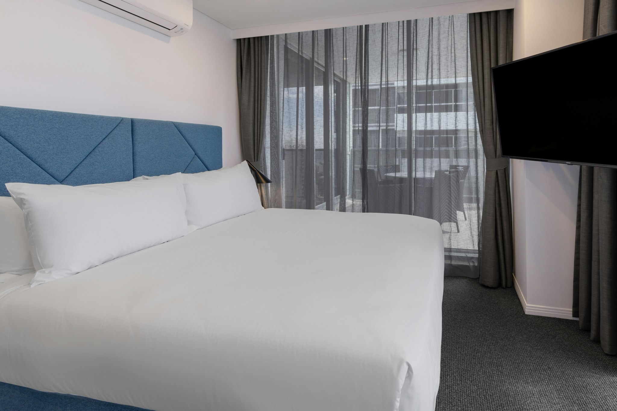 Meriton Suites Broadbeach 11/37