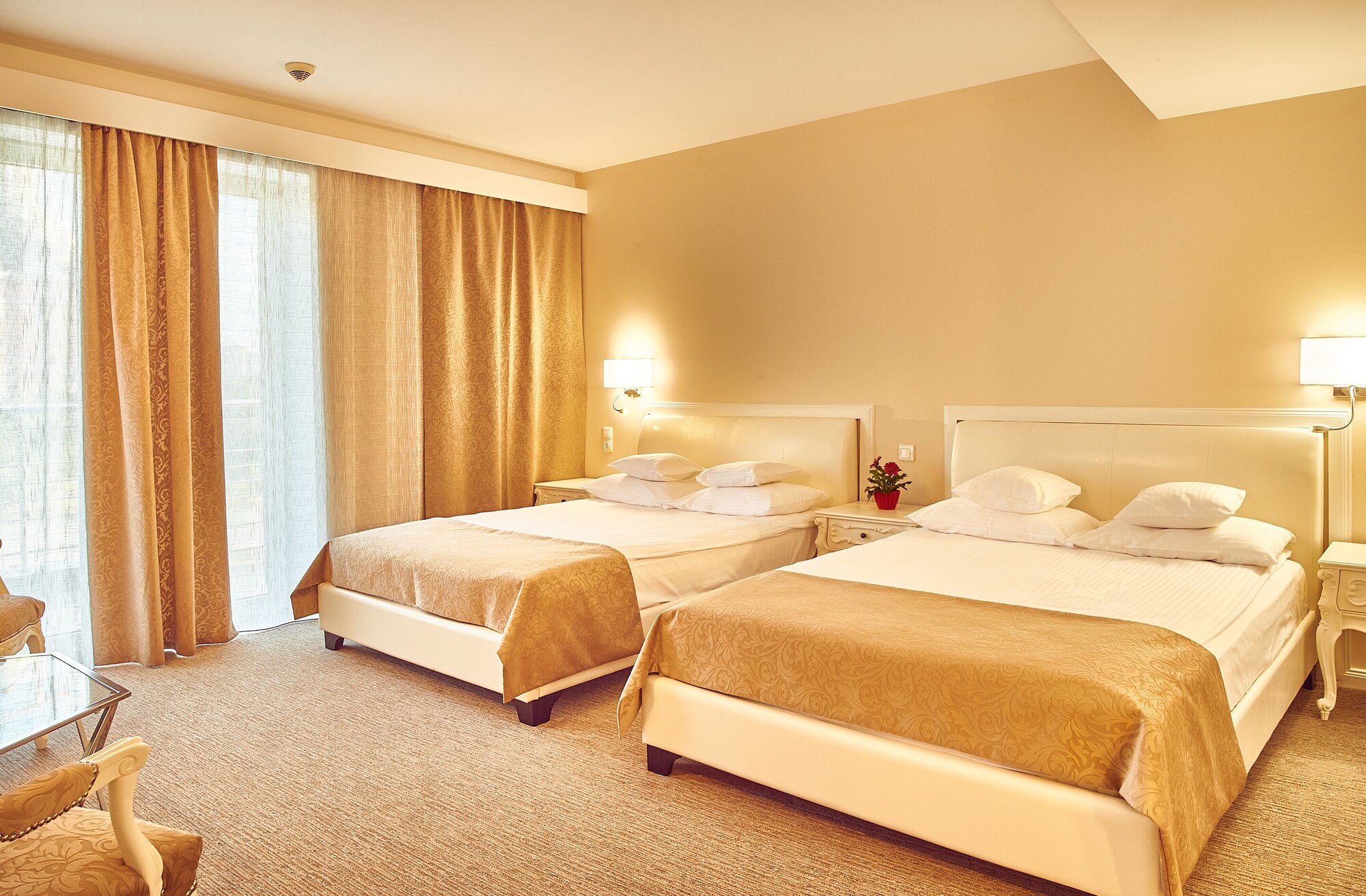Plus, Deluxe, Family, Suite, 2 Queen Beds