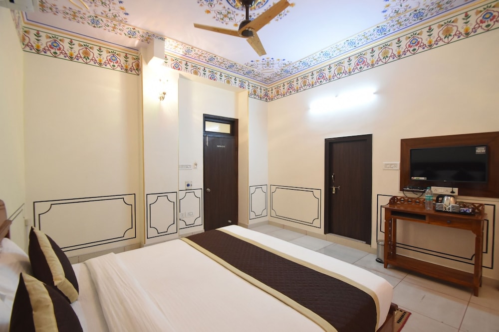 Virasat Mahal Heritage Hotel 14/33