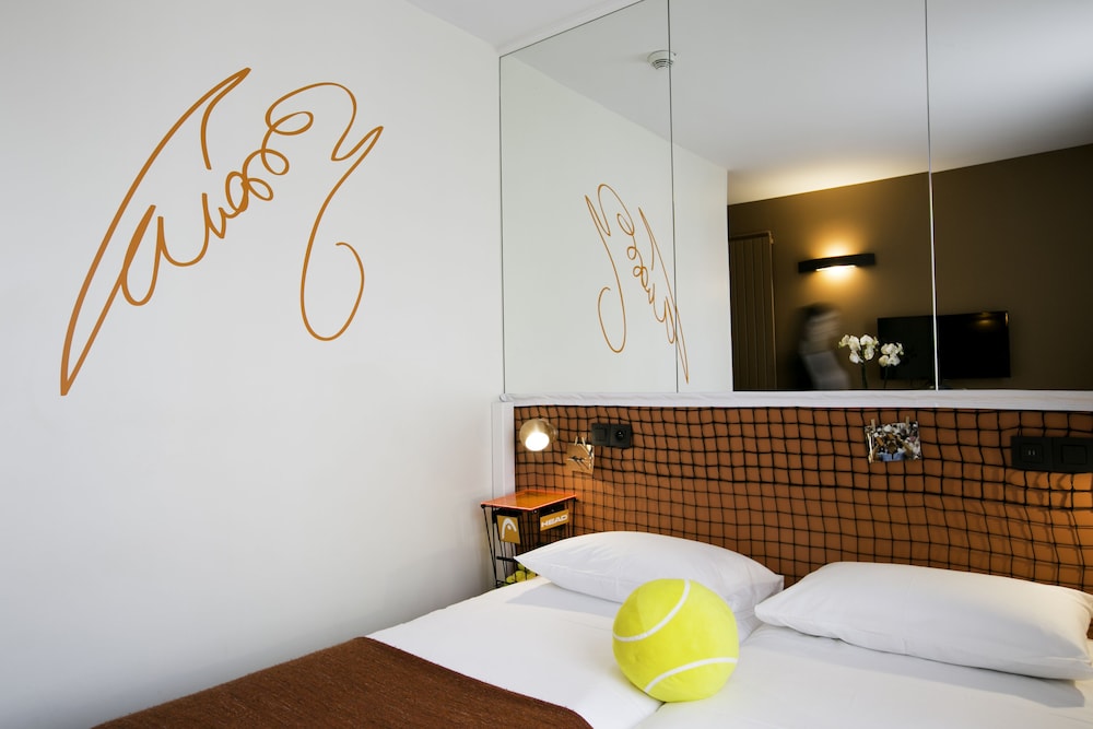 OLYMPIC HOTEL 6/51
