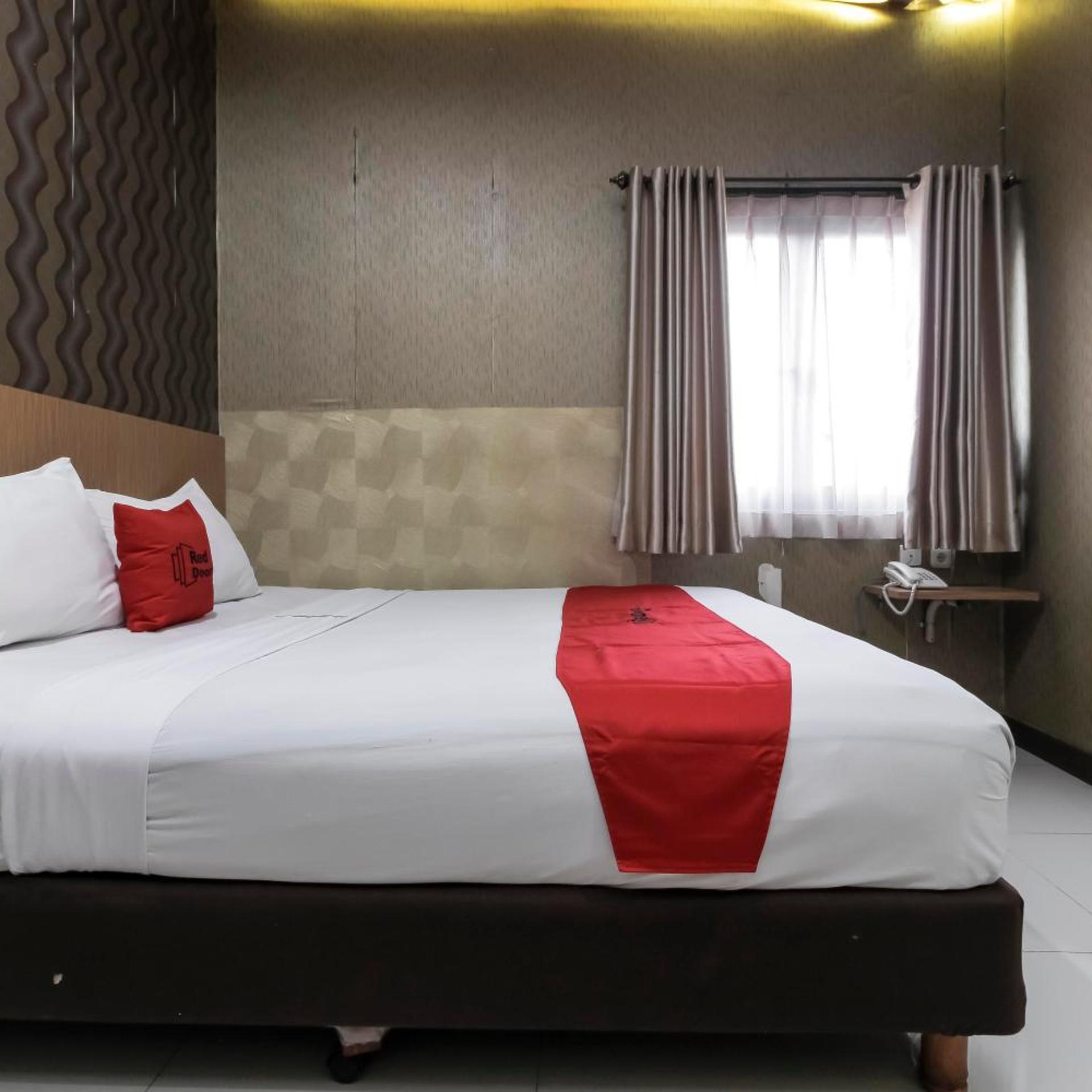 Reddoorz Plus @ Tuparev Cirebon 34/62