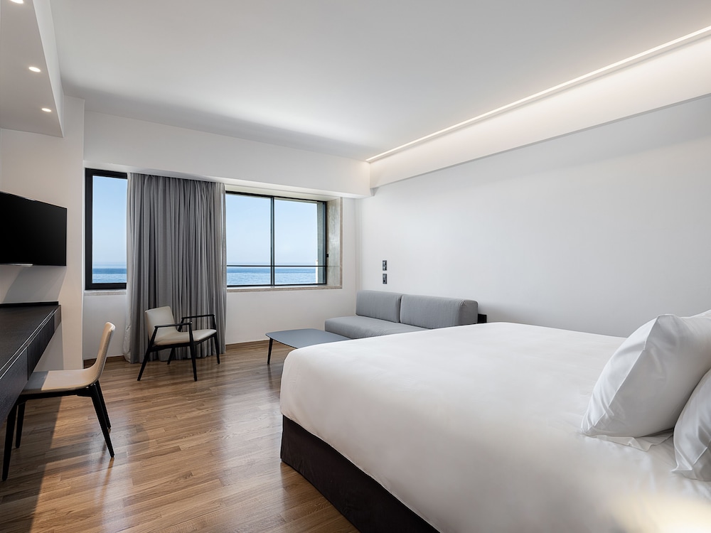 JUNIOR, DOUBLE OR TWIN BED, SEA VIEW