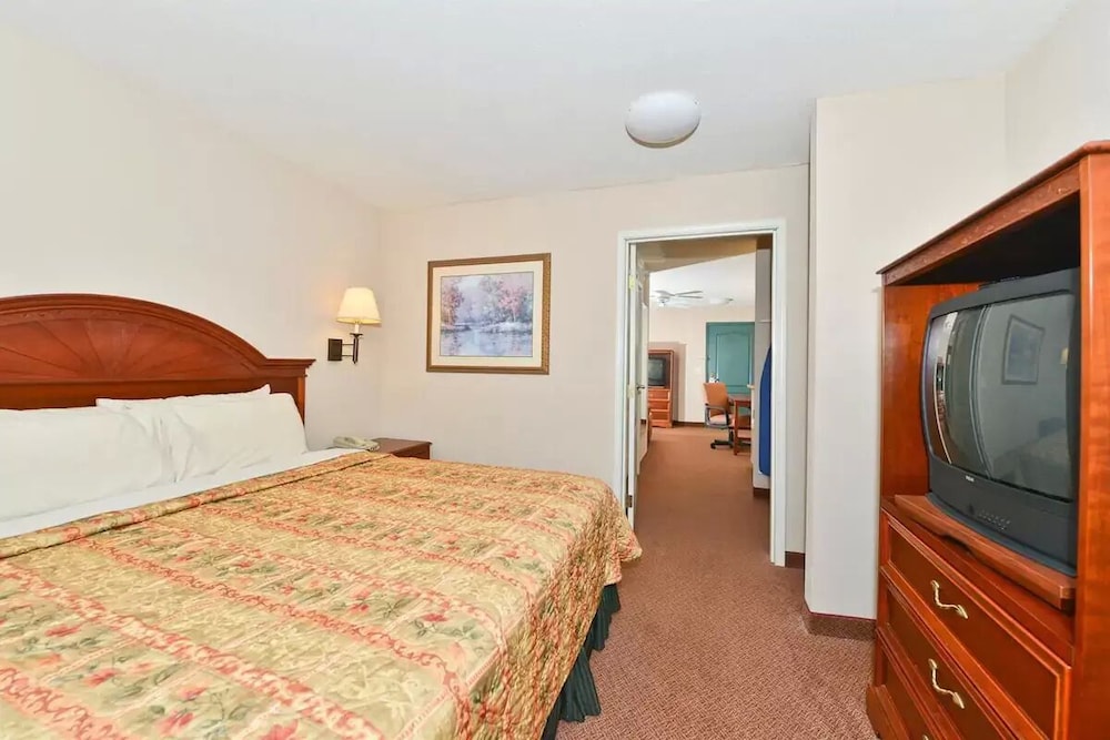 BlissPoint Inn and Suites Marion 6/47