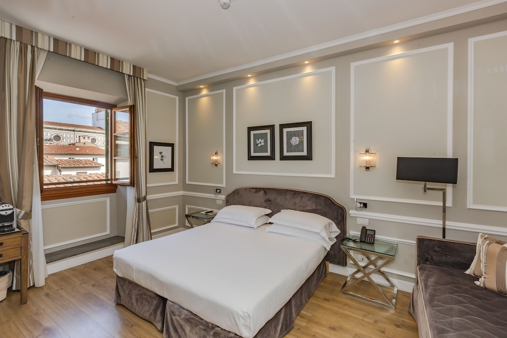 PRESTIGE, DOUBLE BED, DUOMO VIEW