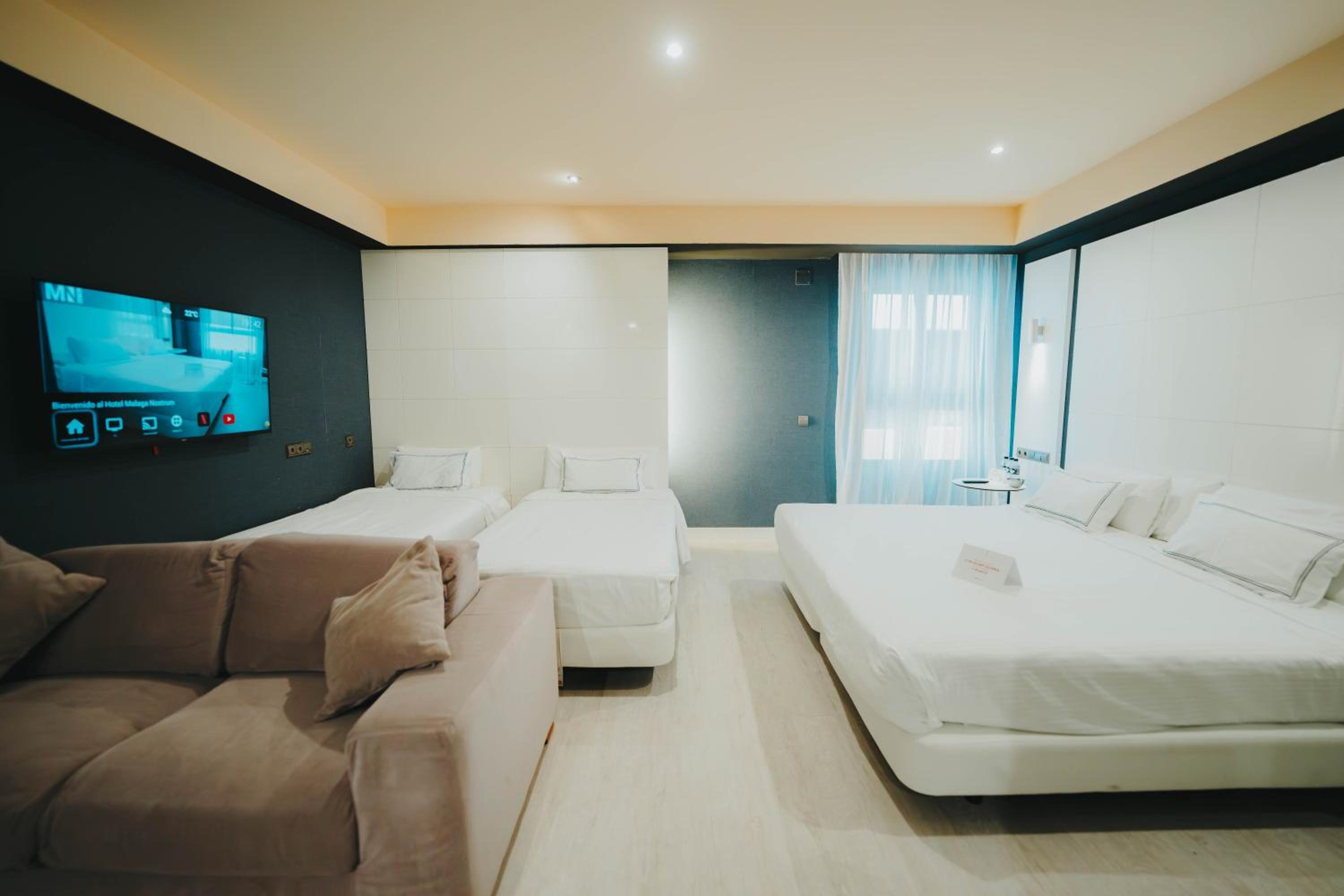 Room, Triple