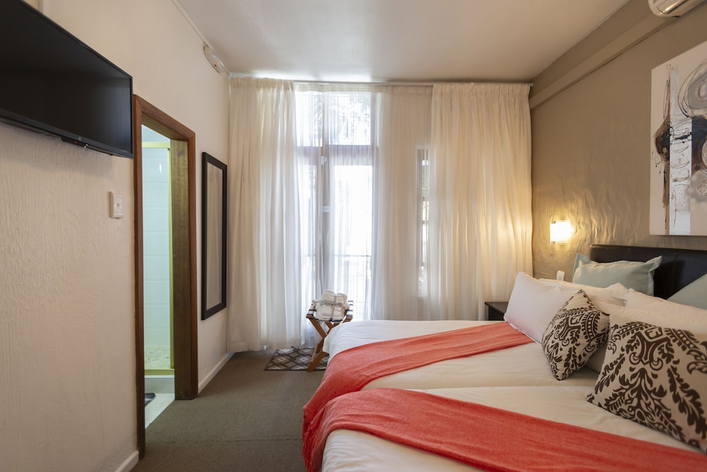 Point B Guest House 24/75