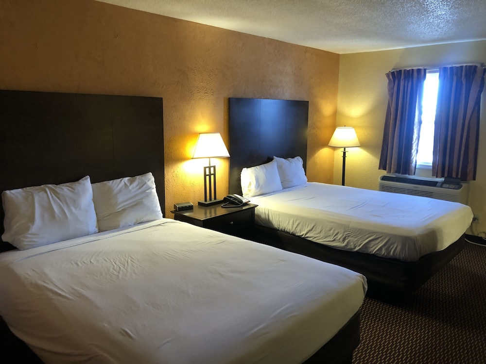 Nendels Inn and Suites Dodge City Airport 18/35