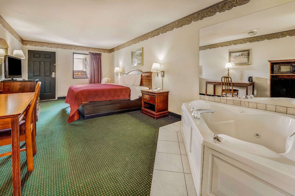 Rodeway Inn Sandersville, GA 22/39