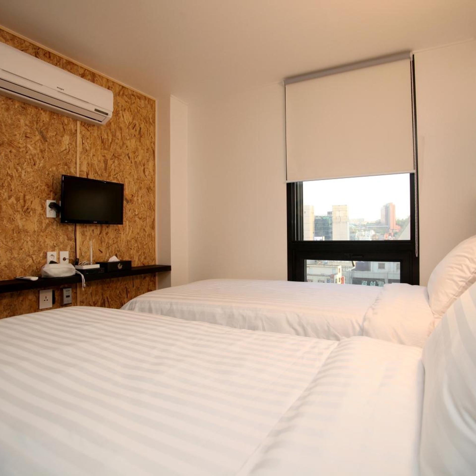 Standard, Twin Beds