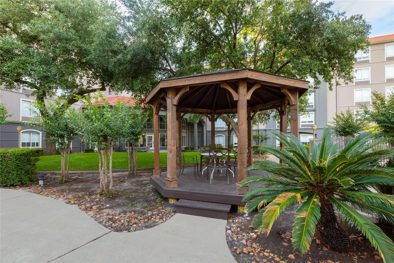 La Quinta Inn & Suites by Wyndham Houston Bush IAH South 42/46
