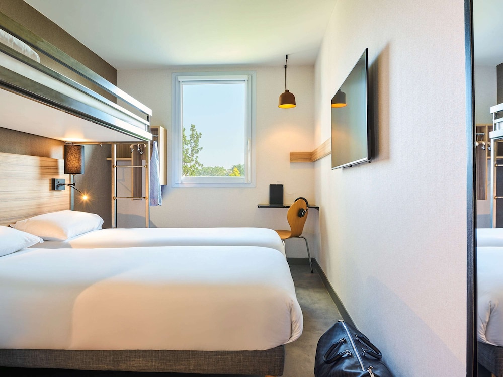 SUITE, DOUBLE BED, SOFA