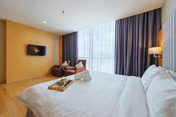 Basic, King Bed