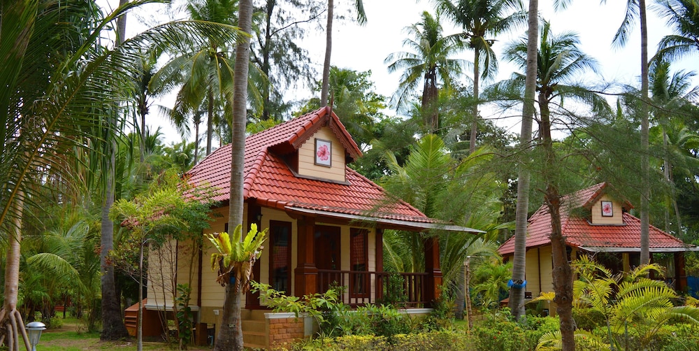 Sayang Beach Resort 57/60