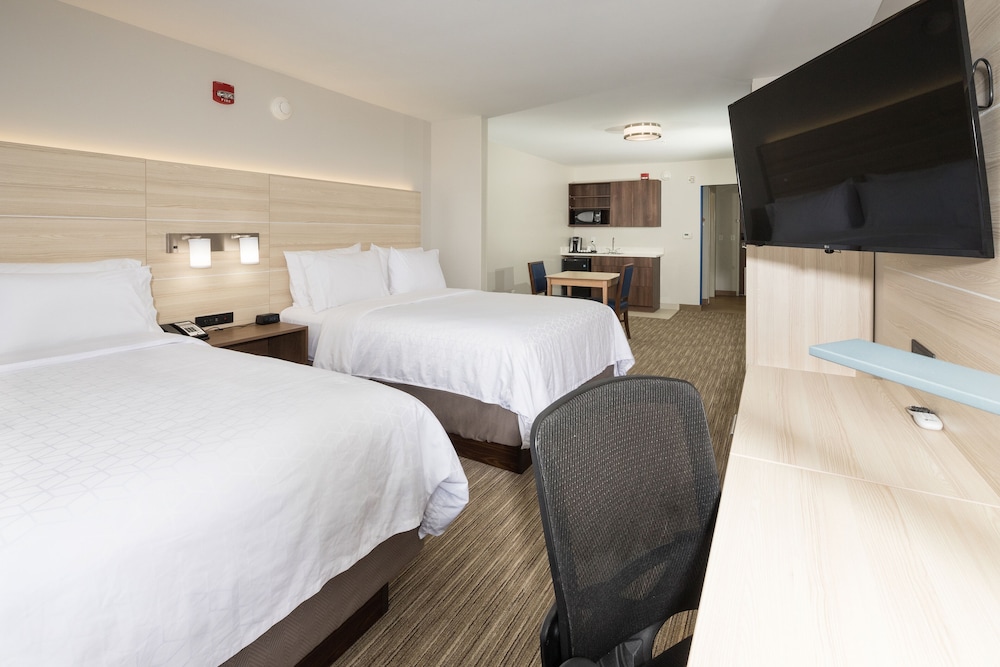 Holiday Inn Express Suites La Porte 8/44