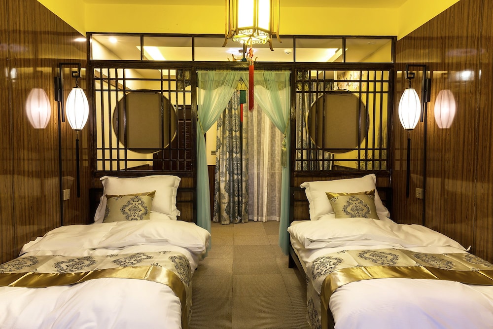 FTYS Hostel 9/50