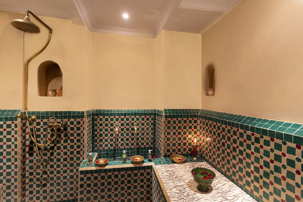 Riad Hasna Espi 33/72