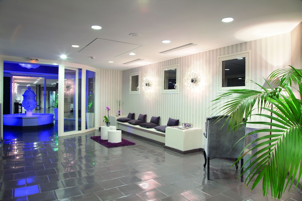 Zenitude Hotel-Residences Le Cannet 7/50