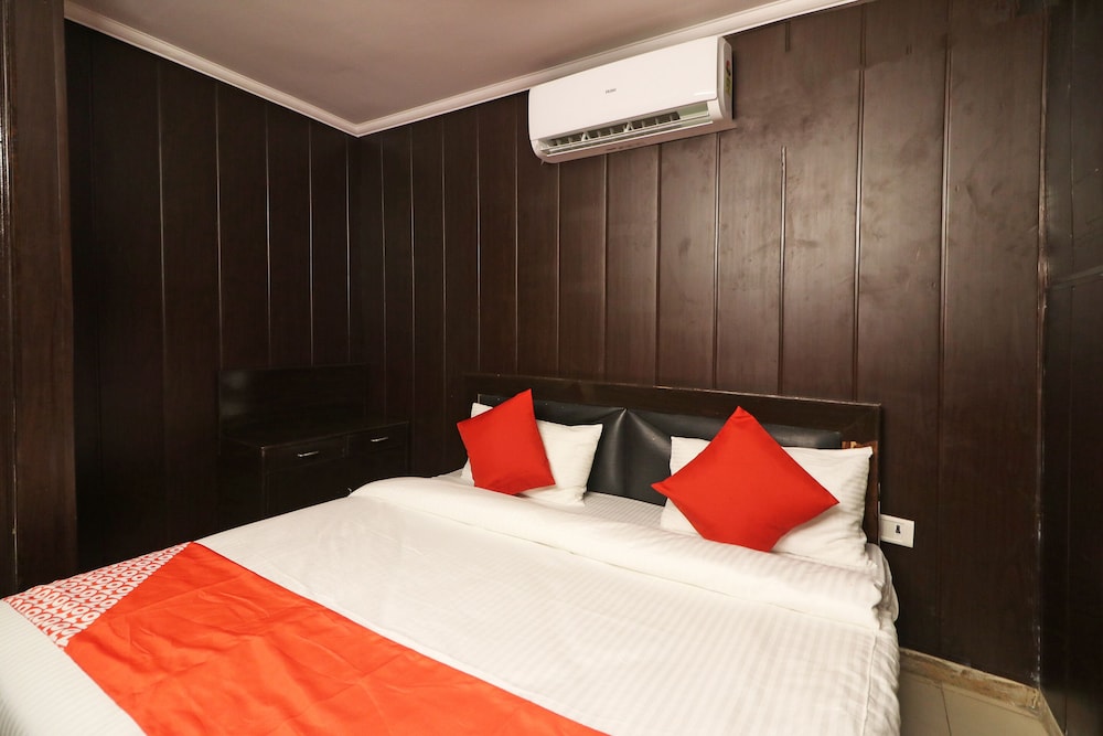 Oyo 15763 Hotel Grand Inn 8/19