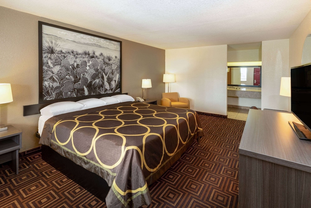 Super 8 by Wyndham Seguin 21/34