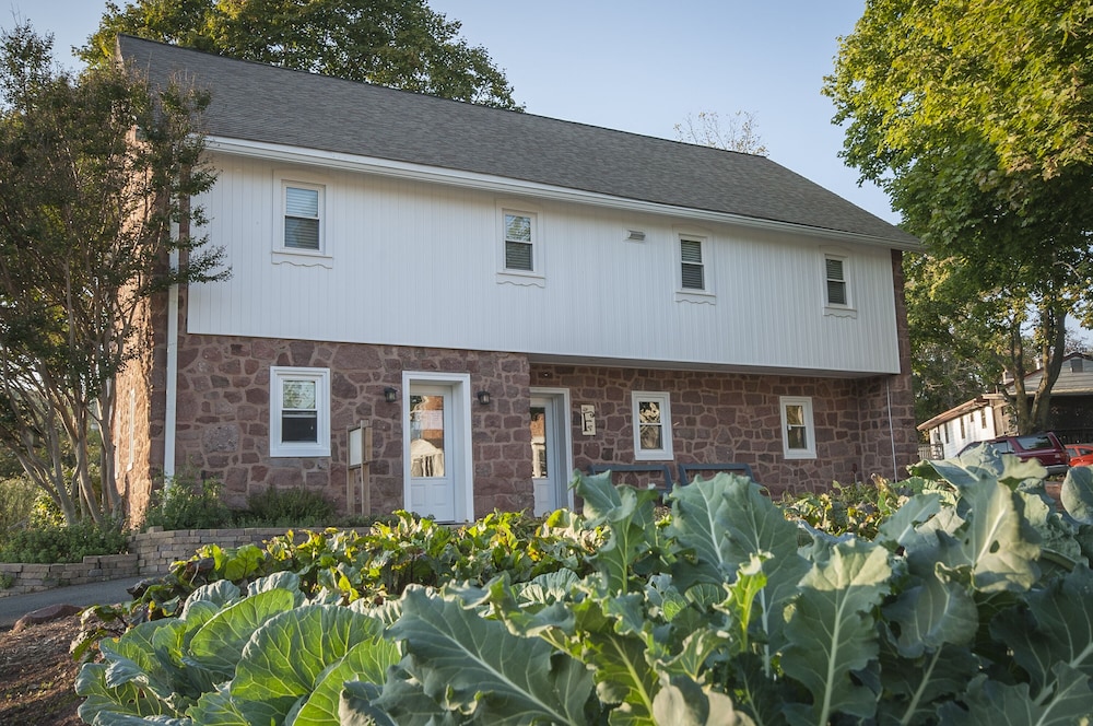 Frush Farm Bed & Breakfast 2/48