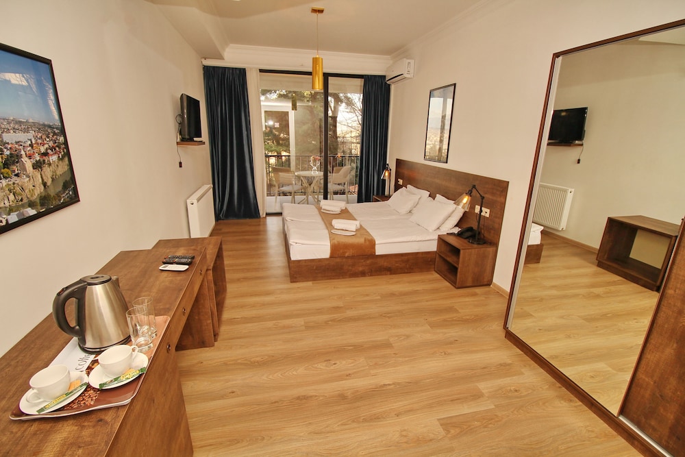 Tbilisi View Hotel 17/65
