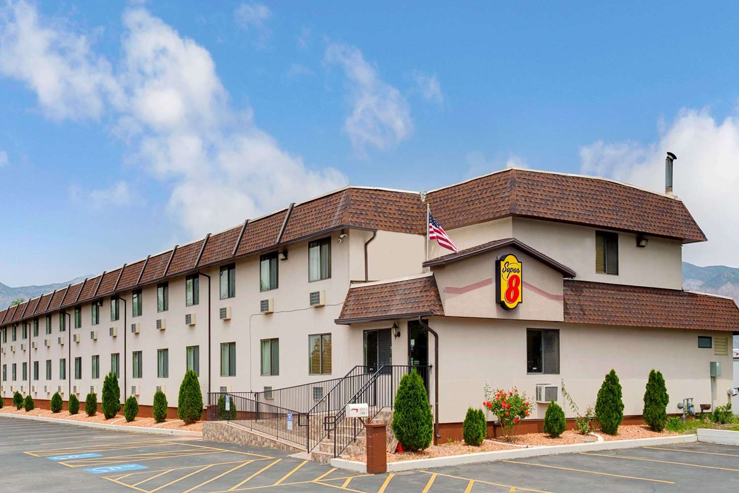 Super 8 by Wyndham Ogden 2/21