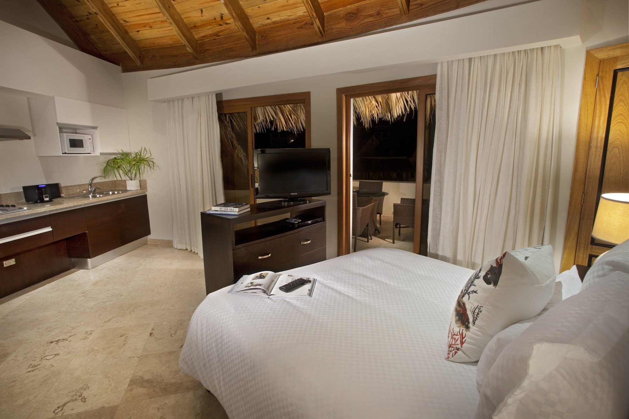 جناح بإطلالة على الجبل بغرفة نوم واحدة بمطبخ صغير، The Bannister Hotel and Yacht Club 3/6