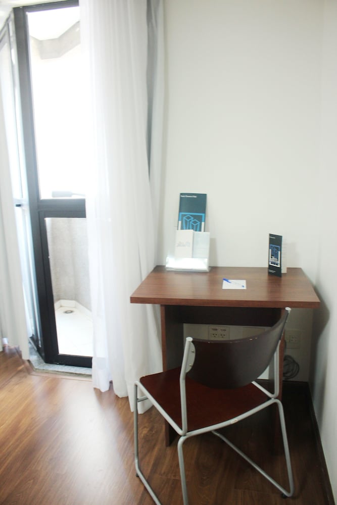 Twin Towers Flat 51/62