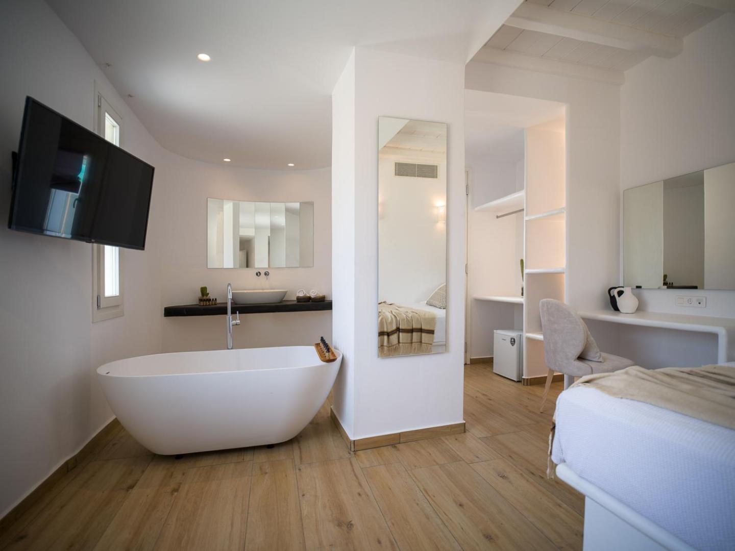 PREMIUM, FAMILY, SUITE, SEA VIEW, SHARED POOL