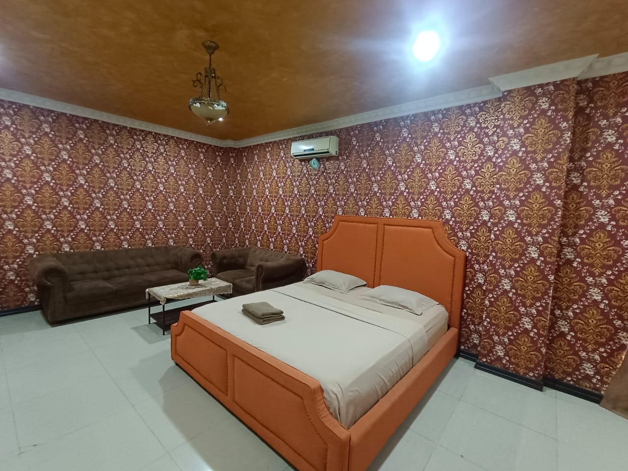 Z Suites Hotel 8/18