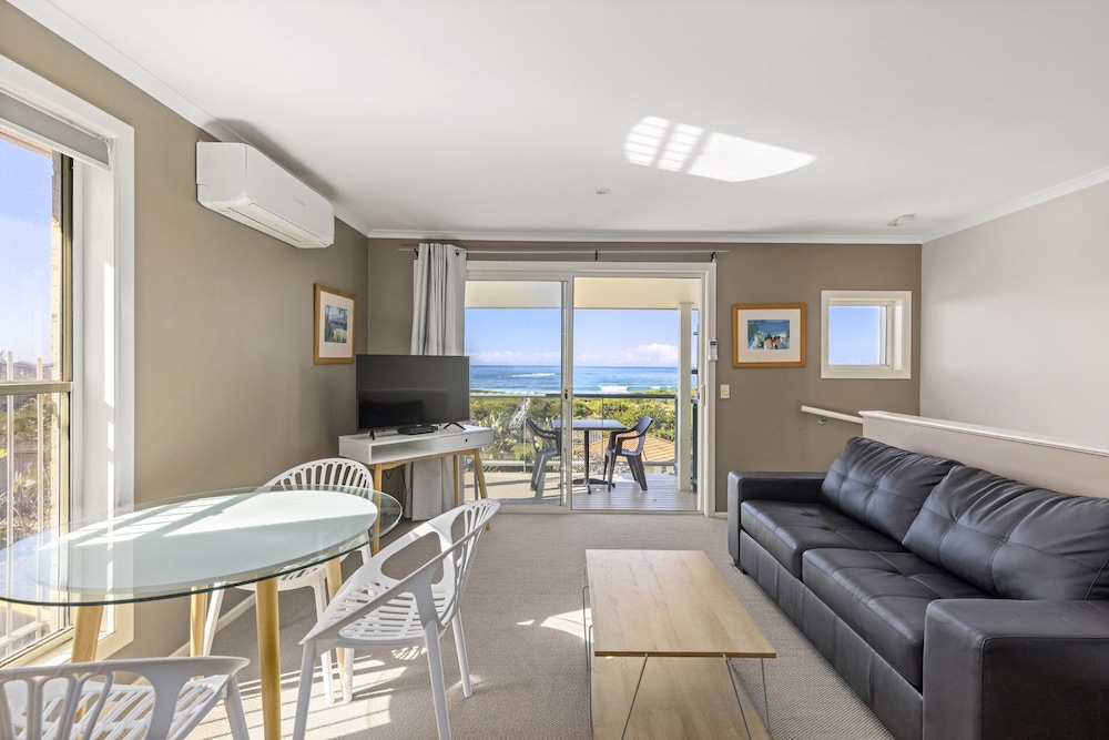 Aqualuna Beach Resort 42/56