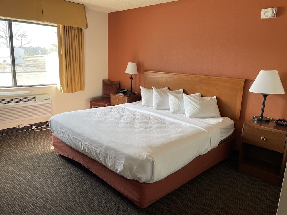غرفة بسرير كينج لذوي الإعاقة، Americinn By Wyndham Minocqua 2/4