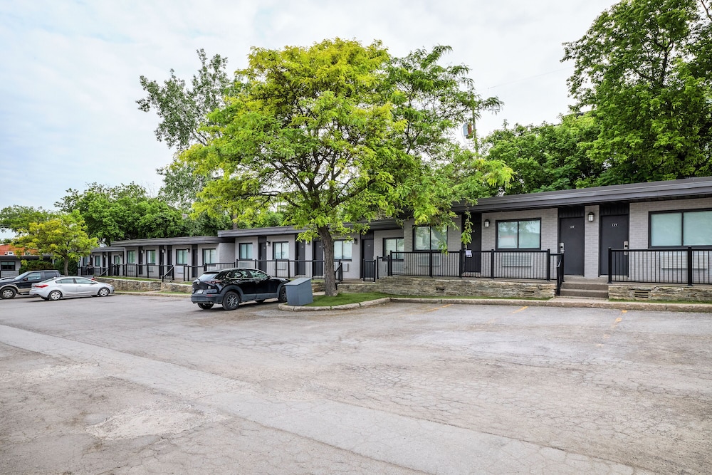 Motel Newstar Laval 30/38