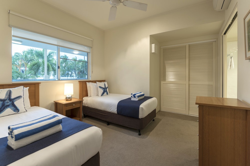 Latitude 16 Mowbray By the Sea 8/47