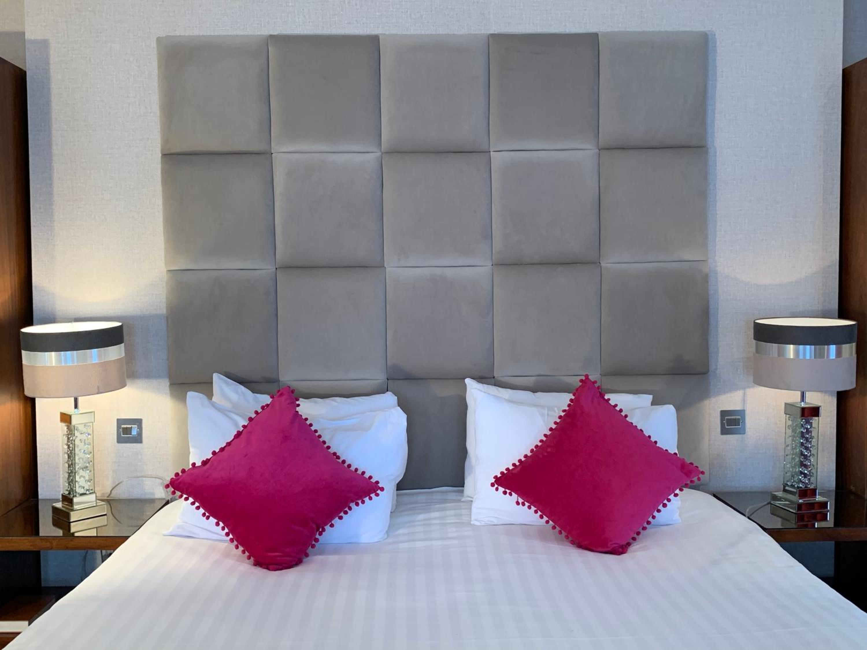 The Whistledown Hotel 7/47
