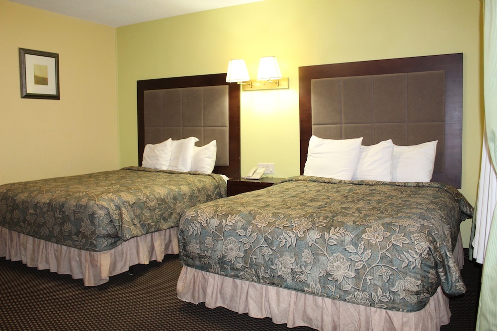 Double N Motel 25/32