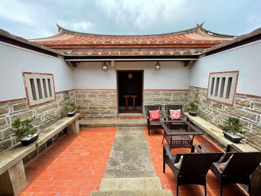 Guning Xiexinyuan Historical Inn 45/48