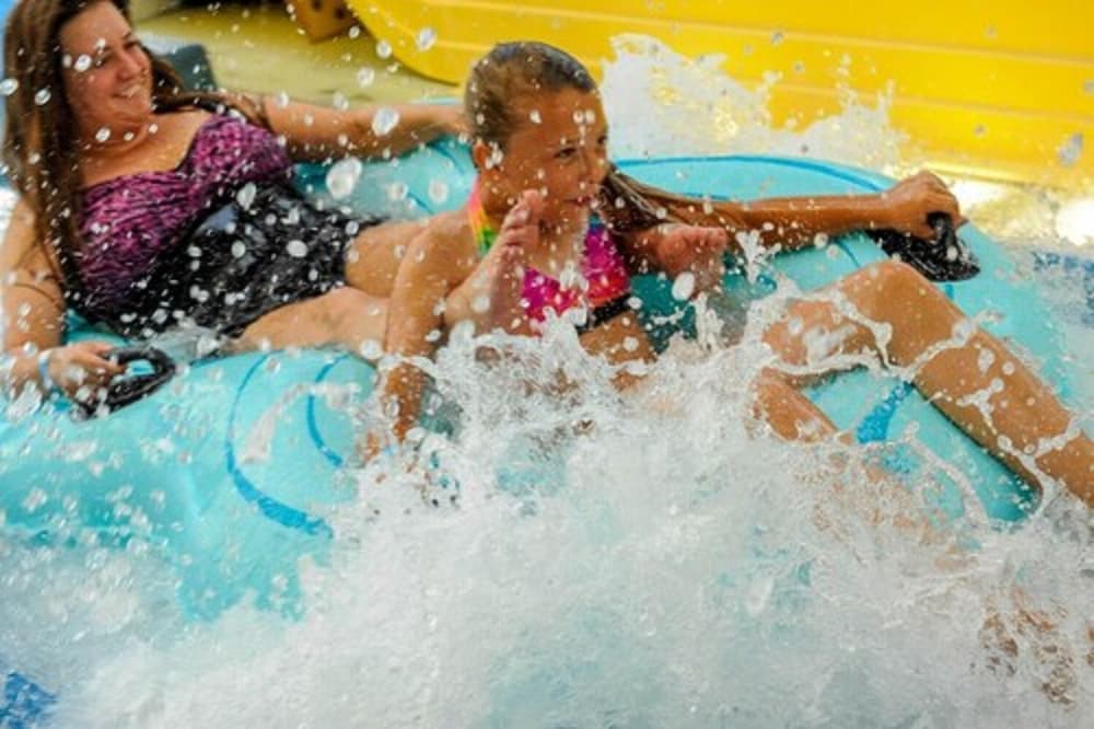 Big Splash Adventure Indoor Water Park Resort 23/28