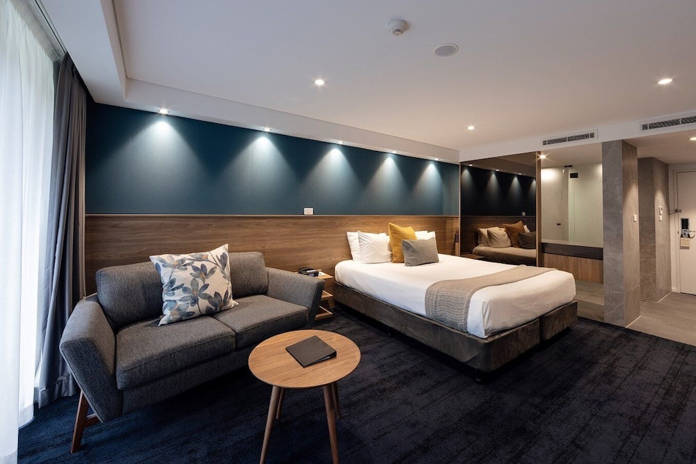 The Executive Inn 30/59