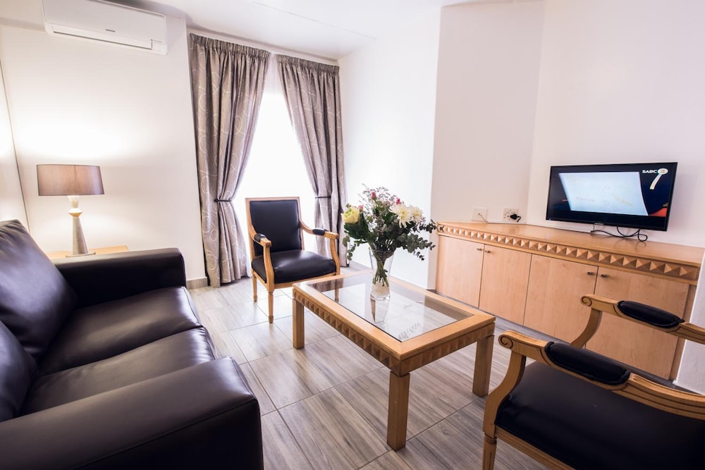 Airport Inn and Suites 26/47