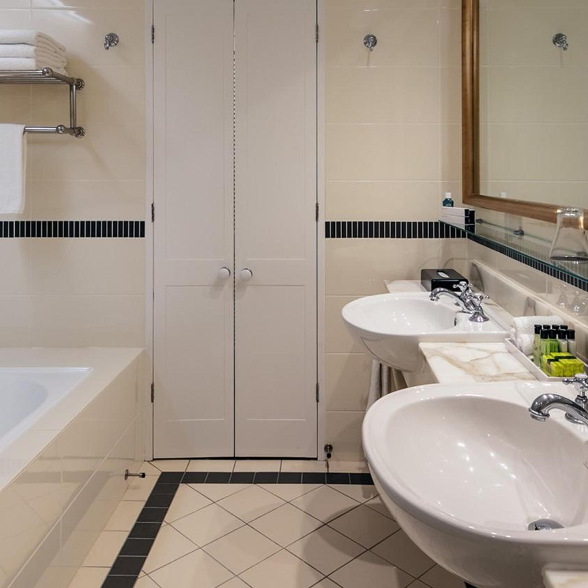 Queensland, Suite, King Bed، Intercontinental Sanctuary Cove 4/5