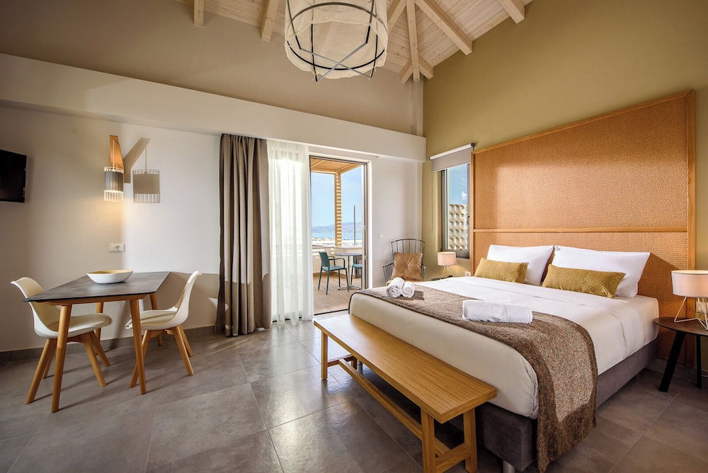 SUPERIOR, STUDIO, DOUBLE BED, SEA VIEW, PRIVATE POOL