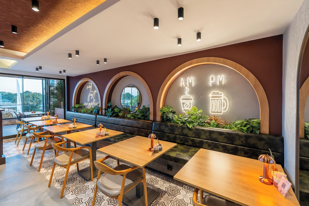 Echinus Hotels 38/48