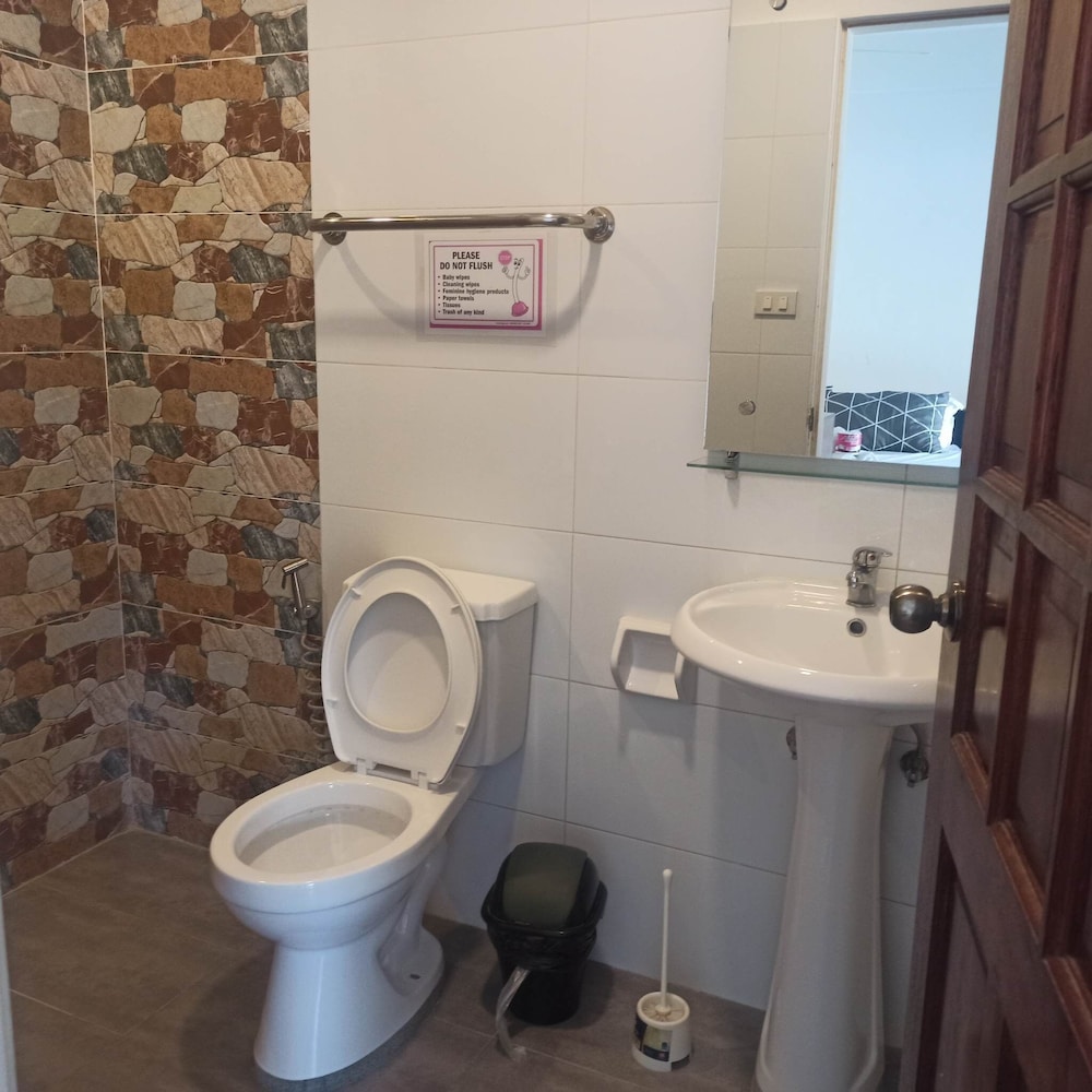 Jalyns Resort 56/59