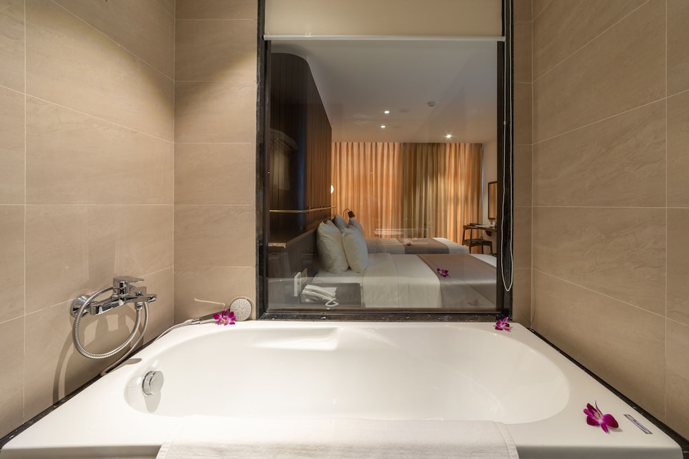Majestic Premium Hotel 35/70