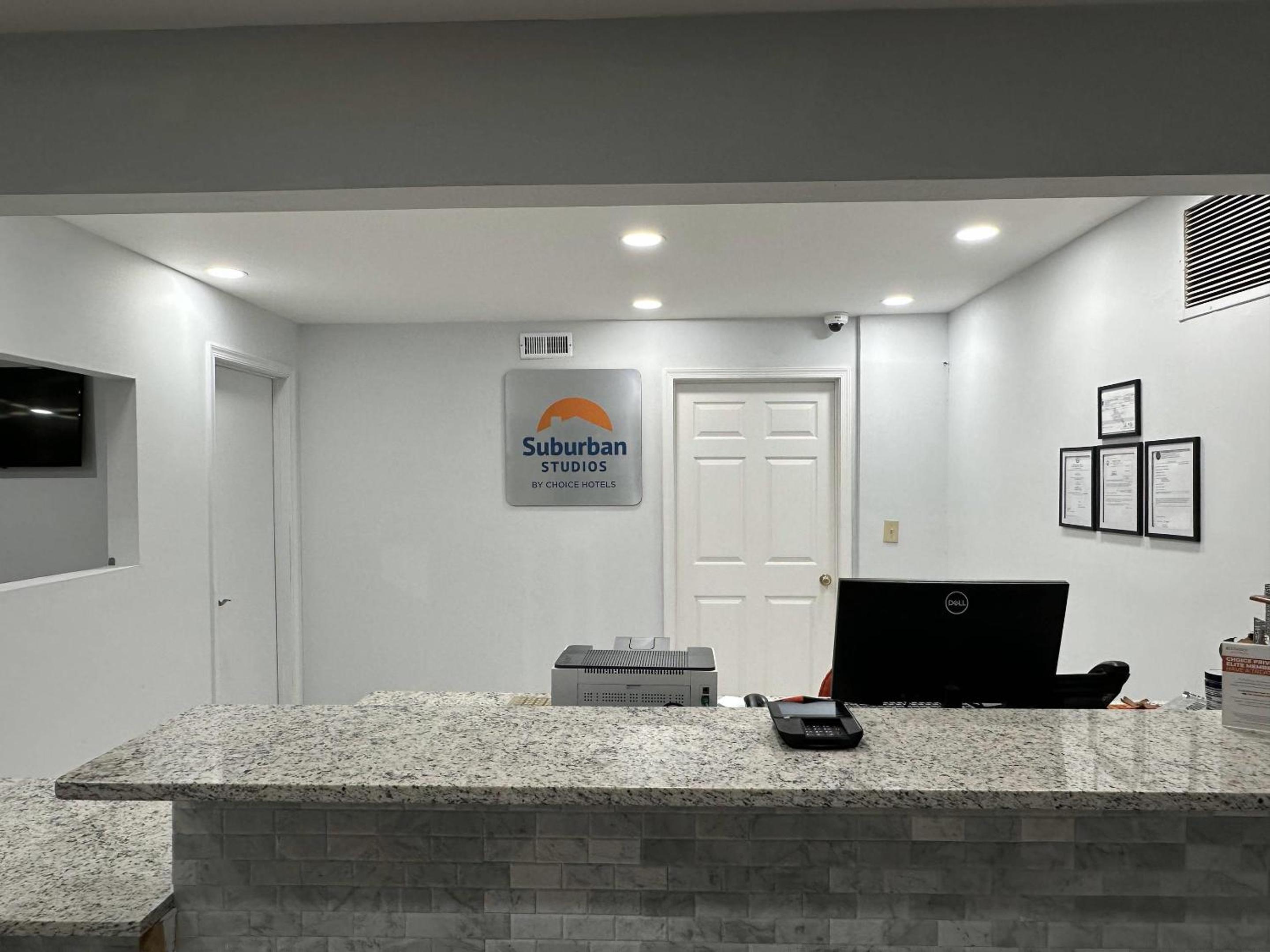 Suburban Studios Newport News - Hampton 13/49