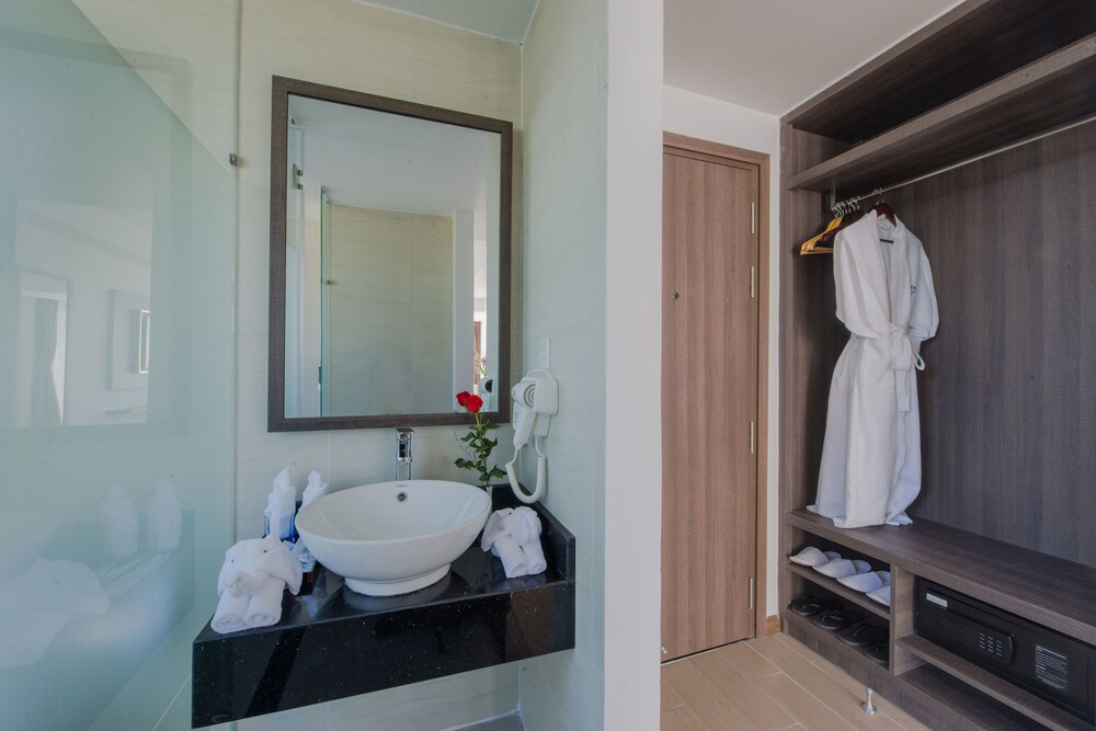 Atlantic Nha Trang Hotel 49/50